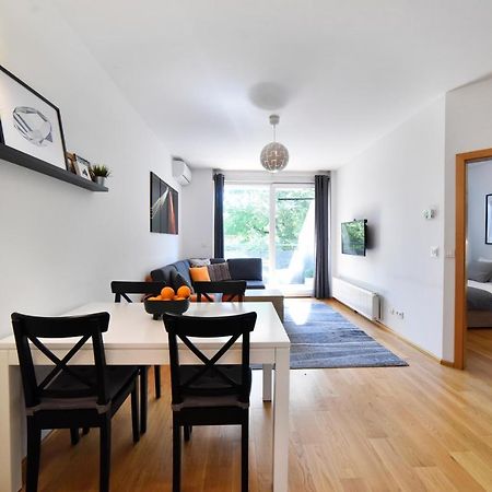 Block Apartment Park With Private Garage Parking Zagreb Luaran gambar