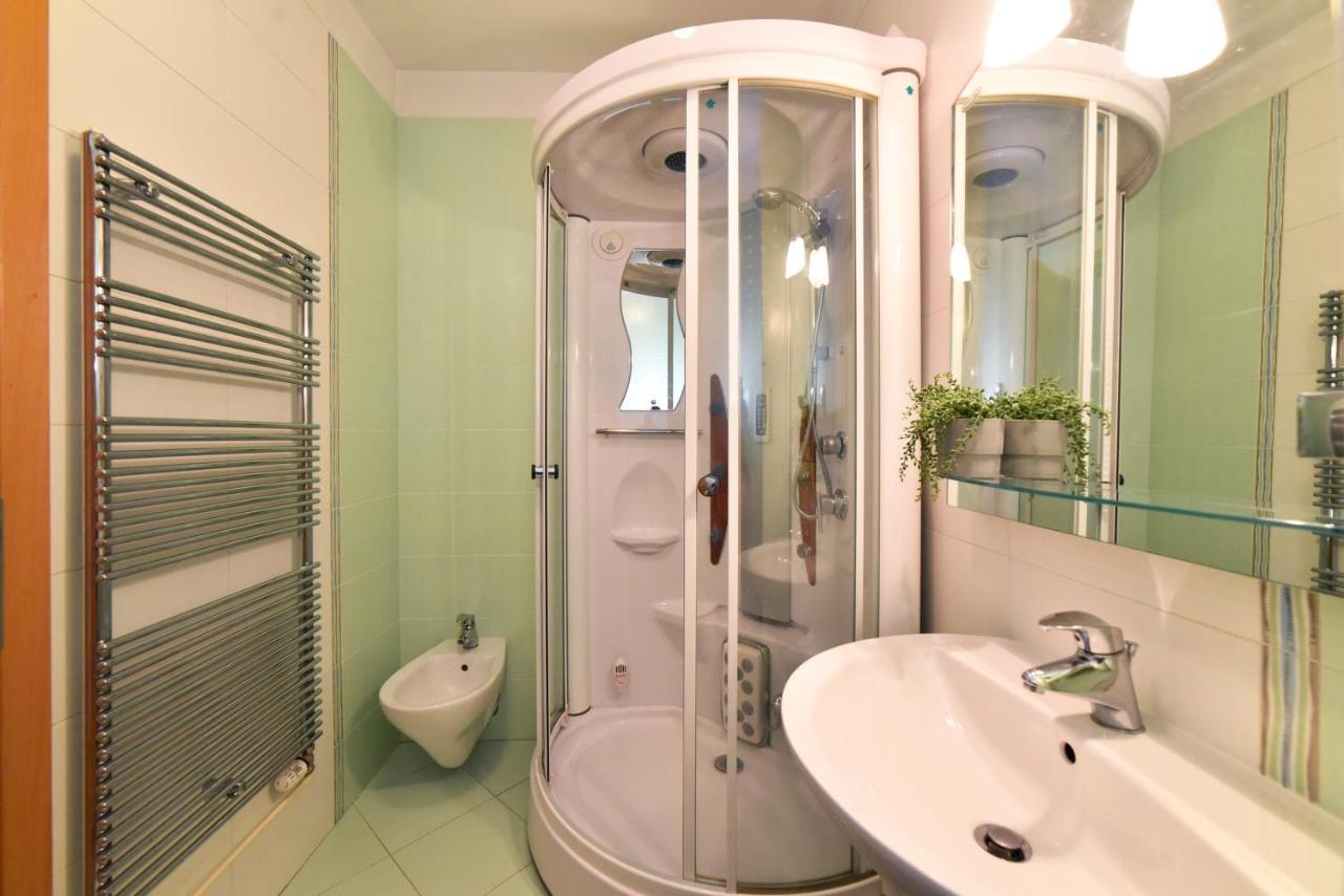 Block Apartment Park With Private Garage Parking Zagreb Luaran gambar