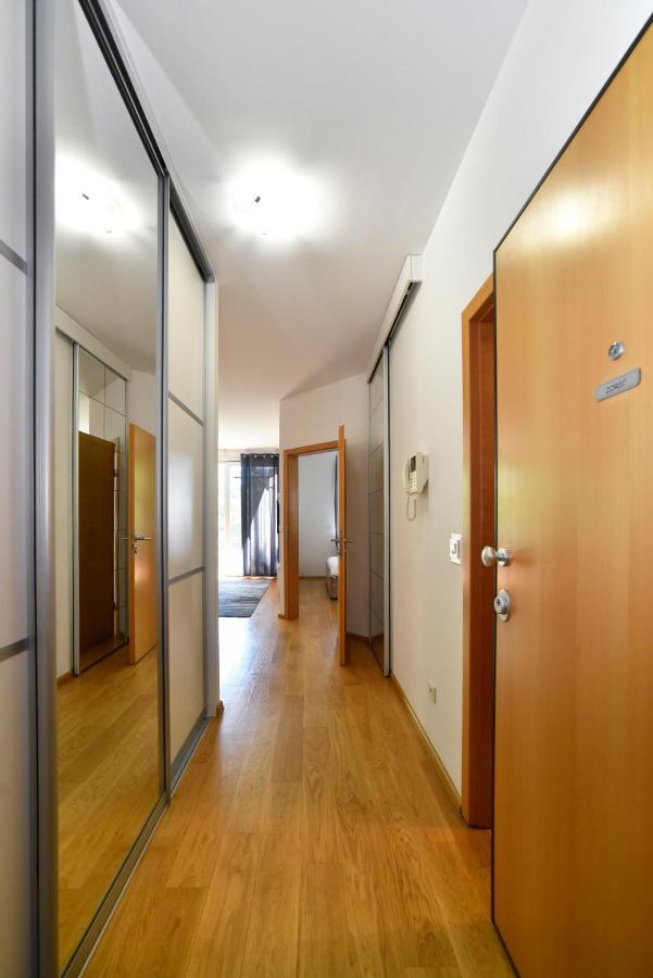 Block Apartment Park With Private Garage Parking Zagreb Luaran gambar