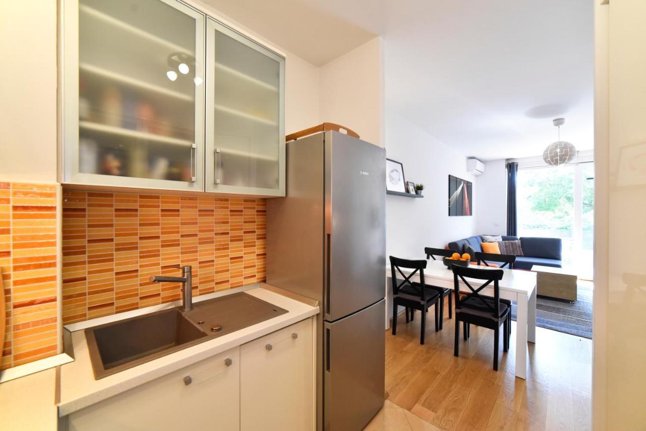 Block Apartment Park With Private Garage Parking Zagreb Luaran gambar