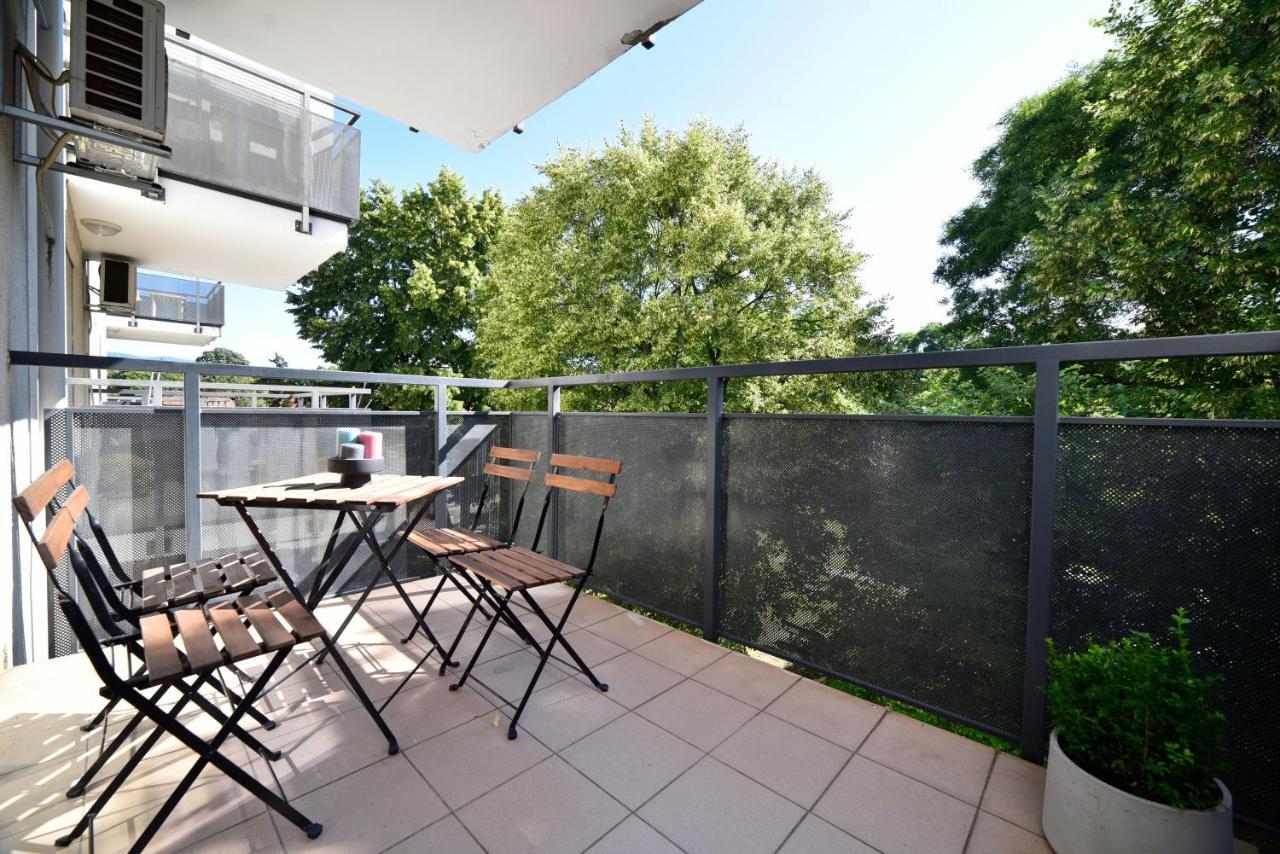Block Apartment Park With Private Garage Parking Zagreb Luaran gambar