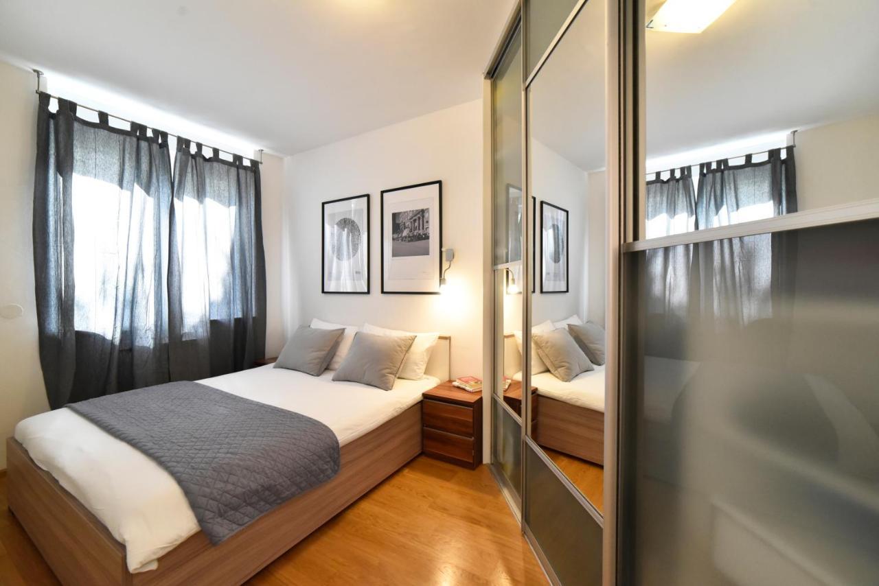 Block Apartment Park With Private Garage Parking Zagreb Luaran gambar