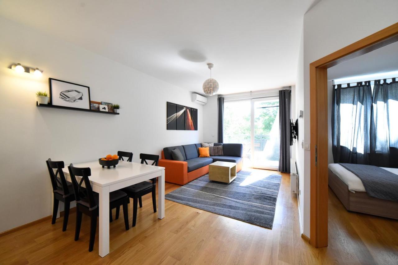 Block Apartment Park With Private Garage Parking Zagreb Luaran gambar